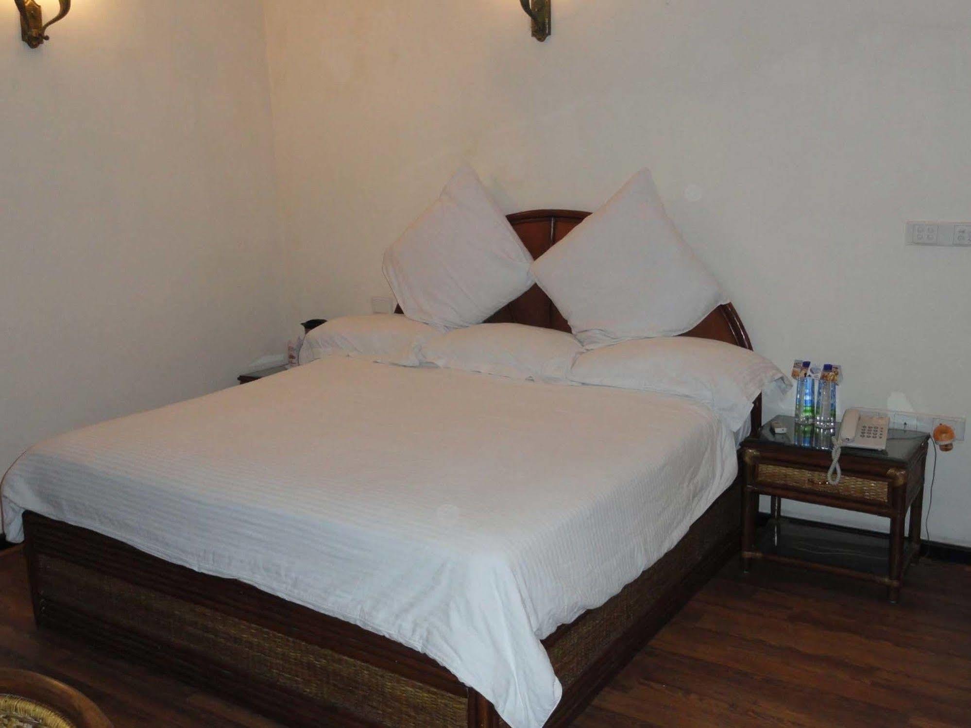 Bloom Boutique L Gk-1 Hotel Nova Deli Exterior foto